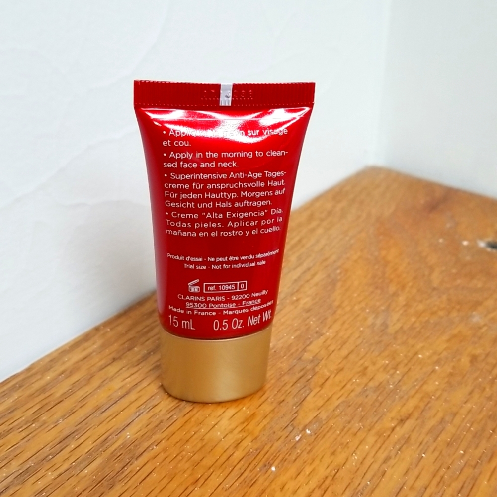 * CLARINS SUPER RESTORATIVE DAY CREAM - Picture 2 of 3